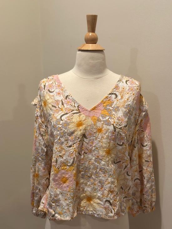 a.n.a Tops - A.N.A. Floral V-Neck Top in Soft Pastels